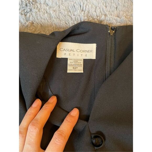 Vintage women’s black suit dress with pleating size 6 p - Picture 5 of 6